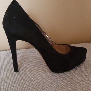 Black Bcbg Heels. (6.5)